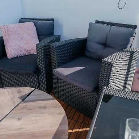Apartman Modern Family In A Beautiful Park Area *